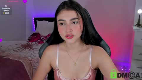 Snapshot of esmeralda_le chatting on May 13, 1:08 pm Esmeralda online show from May 13, 1:08 pm