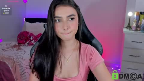 Snapshot of esmeralda_le chatting on May 29, 7:56 pm Esmeralda online show from May 29, 7:56 pm
