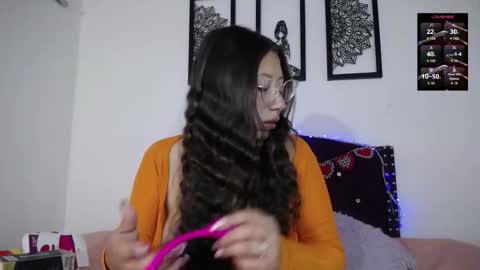 Snapshot of esmeralda_pym chatting on March 3, 12:11 pm Esmeralda online show from March 3, 12:11 pm