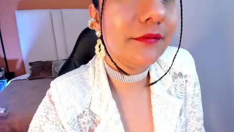 Snapshot of esmeralda_rose__ chatting on June 27, 6:29 am esmeralda_rose__ online show from June 27, 6:29 am