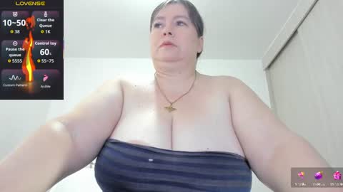 Snapshot of esmeraldo_mfc chatting on June 24, 10:09 pm Esmeralda online show from June 24, 10:09 pm
