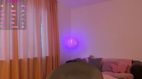 Snapshot of esmimilf chatting on July 9, 6:23 pm Esmi online show from July 9, 6:23 pm