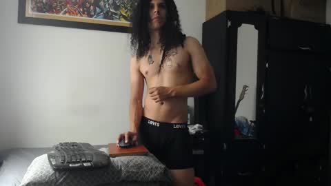 Esnider online show from June 6, 4:12 pm