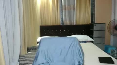 essabot online show from January 18, 9:40 pm