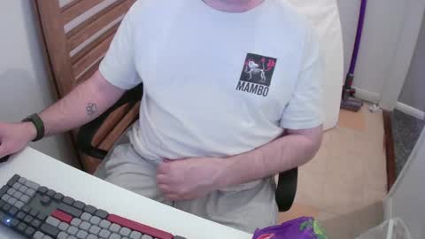 Snapshot of essex_wild chatting on May 5, 9:01 pm Morph online show from May 5, 9:01 pm