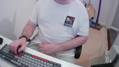 Snapshot of essex_wild chatting on June 5, 8:47 pm Morph online show from June 5, 8:47 pm