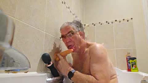 EssexB0y online show from December 25, 7:35 am