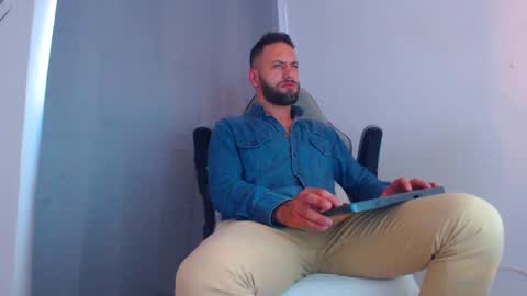 Snapshot of esteban7984068 chatting on January 30, 8:31 pm esteban online show from January 30, 8:31 pm