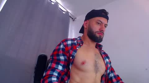 Snapshot of esteban7984068 chatting on February 11, 7:05 pm esteban online show from February 11, 7:05 pm