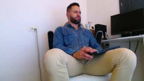 esteban online show from April 19, 6:10 pm