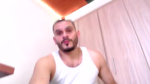 Esteban Fernandez online show from February 8, 6:12 pm