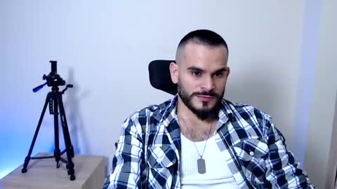 Esteban Fernandez online show from March 3, 4:07 am