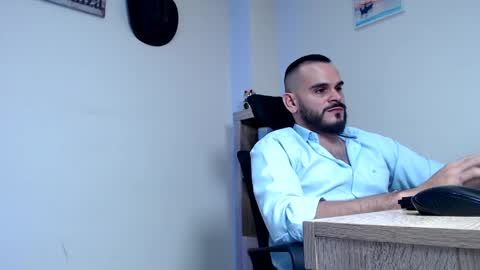 Esteban Fernandez online show from March 13, 4:19 am