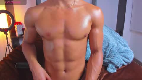 Snapshot of esteban_stud chatting on December 20, 1:25 am ESTEBAN online show from December 20, 1:25 am