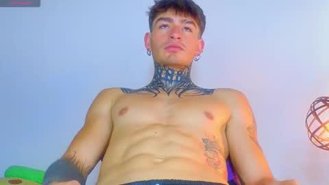 Esteban independent model online show from November 8, 2:39 pm