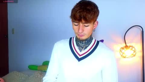 Esteban independent model online show from December 1, 10:42 am