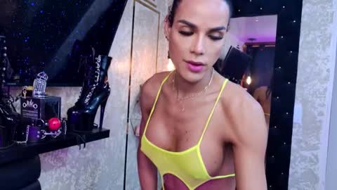 estefania1812 online show from February 18, 1:40 pm