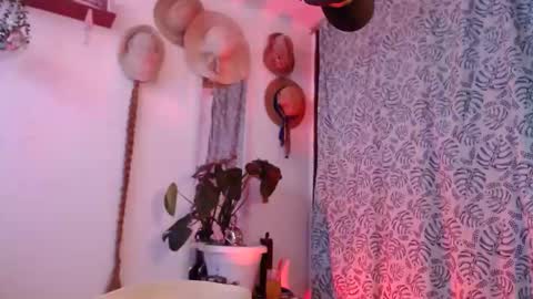 Snapshot of estelamaris1 chatting on April 21, 2:12 pm estelamaris online show from April 21, 2:12 pm