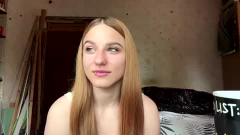 Snapshot of estelaroda chatting on June 24, 8:02 am Rina online show from June 24, 8:02 am