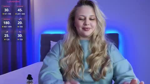 Estella online show from October 4, 5:55 pm