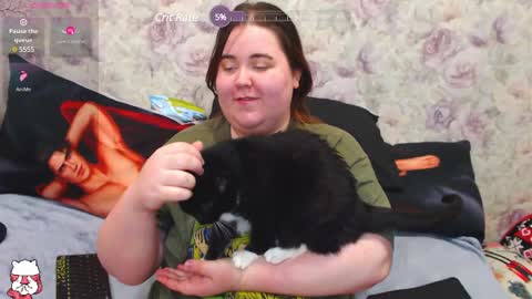 Snapshot of estelle_hicks chatting on February 26, 11:15 pm estelle_hicks online show from February 26, 11:15 pm