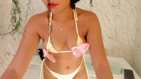 Snapshot of esther_sofia chatting on July 18, 8:56 pm esther online show from July 18, 8:56 pm