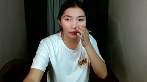 Snapshot of estherlust chatting on April 18, 7:18 pm IRIS online show from April 18, 7:18 pm