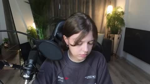 Snapshot of estirihka chatting on October 15, 7:36 pm Este online show from October 15, 7:36 pm