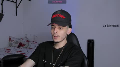 estivenvel online show from October 24, 2:13 pm