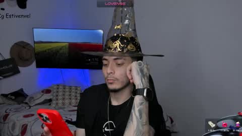 estivenvel online show from October 31, 6:09 pm