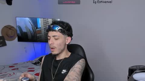 estivenvel online show from November 12, 5:13 pm