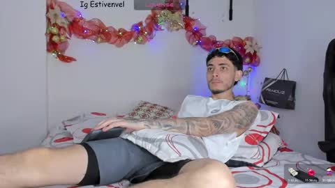 estivenvel online show from November 21, 5:33 pm