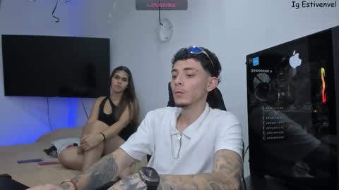 estivenvel online show from February 17, 6:14 pm