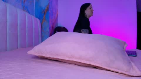 Snapshot of estrella_hanks_ chatting on May 27, 11:51 am Estrella online show from May 27, 11:51 am