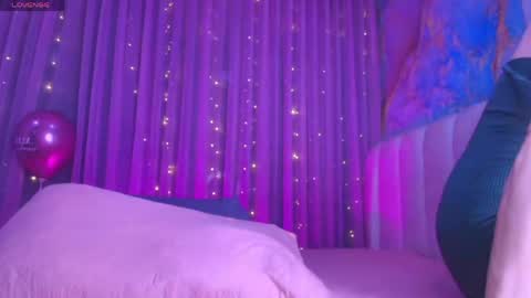 Snapshot of estrella_hanks_ chatting on June 2, 11:56 am Estrella online show from June 2, 11:56 am