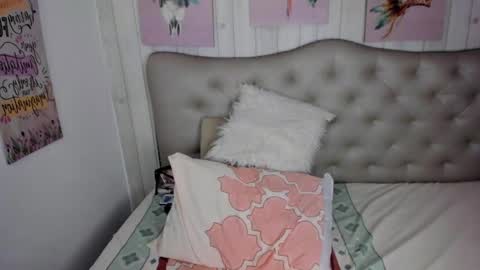  Estrella  online show from March 7, 10:24 am