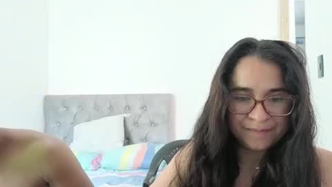 Snapshot of estrellajunior chatting on May 5, 2:03 pm estrellajunior online show from May 5, 2:03 pm