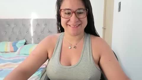 Snapshot of estrellajunior chatting on May 13, 11:40 am estrellajunior online show from May 13, 11:40 am