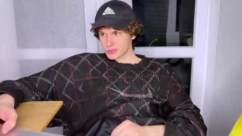 Alex online show from April 21, 6:34 pm