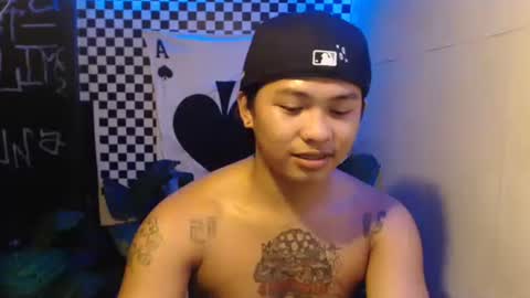 Snapshot of esward_tynn chatting on October 30, 4:58 am im esward tynn online show from October 30, 4:58 am