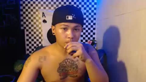 Snapshot of esward_tynn chatting on November 11, 6:13 am im esward tynn online show from November 11, 6:13 am