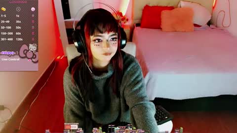 Snapshot of eternal_moonqs chatting on October 8, 7:44 pm Moon online show from October 8, 7:44 pm