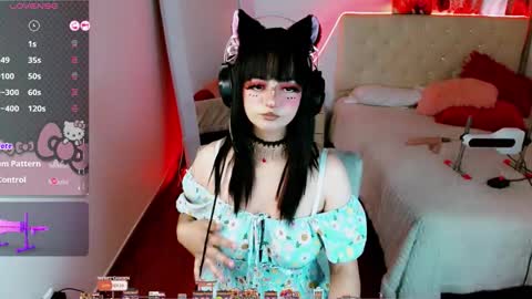 Snapshot of eternal_moonqs chatting on November 27, 8:00 pm Moon online show from November 27, 8:00 pm