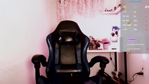 Snapshot of eternal_moonqs chatting on February 13, 8:16 pm Moon online show from February 13, 8:16 pm