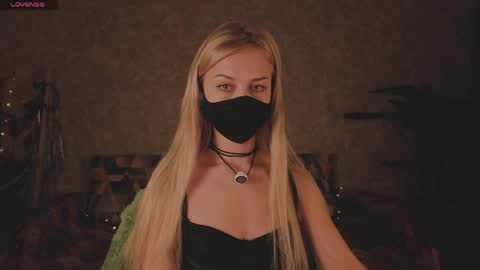 Sophia online show from April 2, 8:39 pm