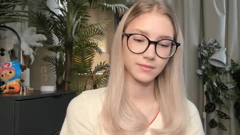 Natalie online show from March 26, 5:46 am