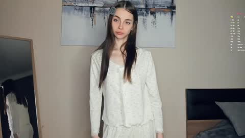 Snapshot of eternity_is_endless chatting on April 24, 7:44 am Mary online show from April 24, 7:44 am