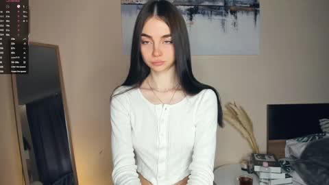 Snapshot of eternity_is_endless chatting on June 7, 7:34 am Mary online show from June 7, 7:34 am