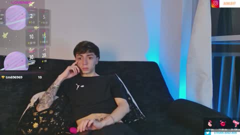 ethan and ava online show from January 19, 2:26 am