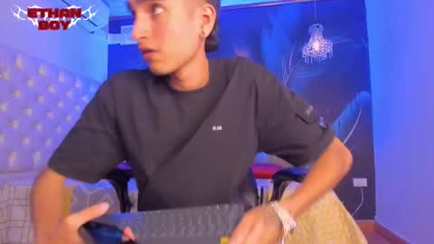 Snapshot of ethan_boy_ chatting on January 6, 8:56 pm Ethan online show from January 6, 8:56 pm